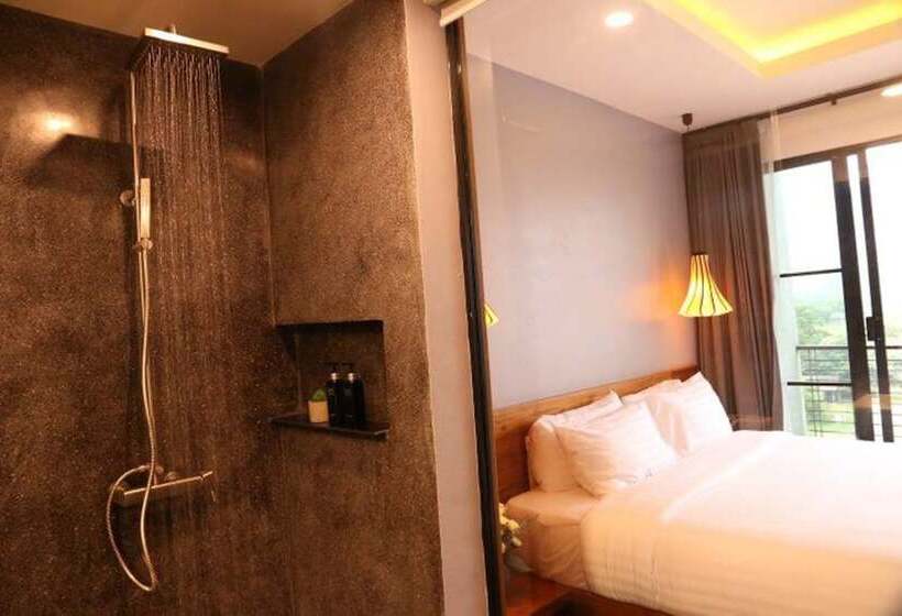 デラックスルーム, Inthira Vang Vieng