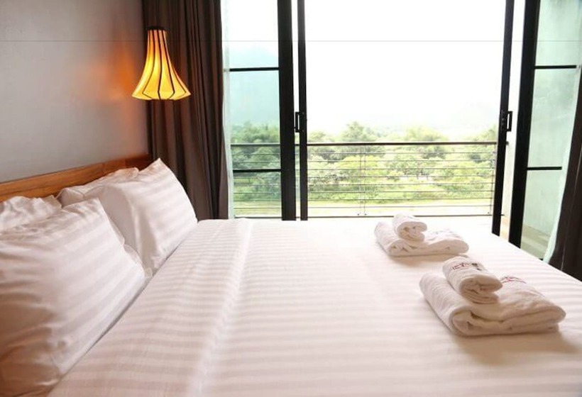 デラックスルーム, Inthira Vang Vieng