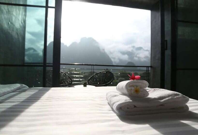 プレミアムルーム, Inthira Vang Vieng