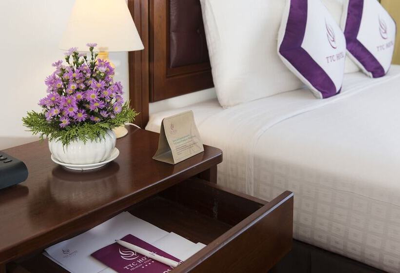 اتاق لوکس با چشم‌انداز دریا, Ttc Hotel Phan Thiet