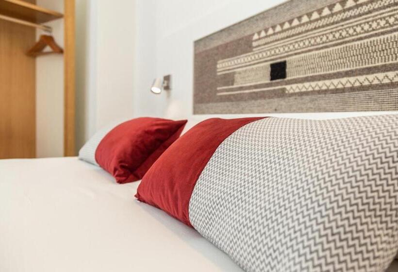 اتاق استاندارد با تراس, Domu Qirat   Authentic Rooms & Terraces
