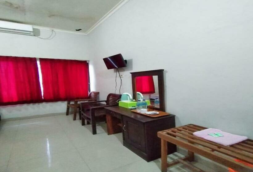 Номер Стандарт, Reddoorz At Hotel Nuansa Ngawi