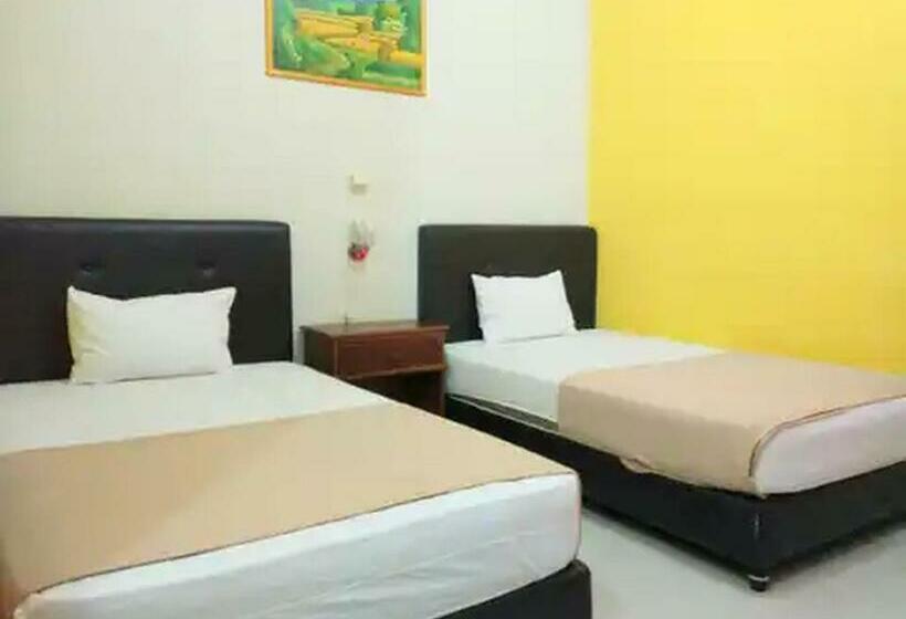 Номер Стандарт, Reddoorz At Hotel Nuansa Ngawi