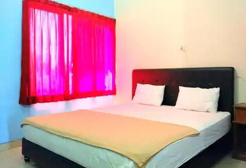 Номер Superior, Reddoorz At Hotel Nuansa Ngawi