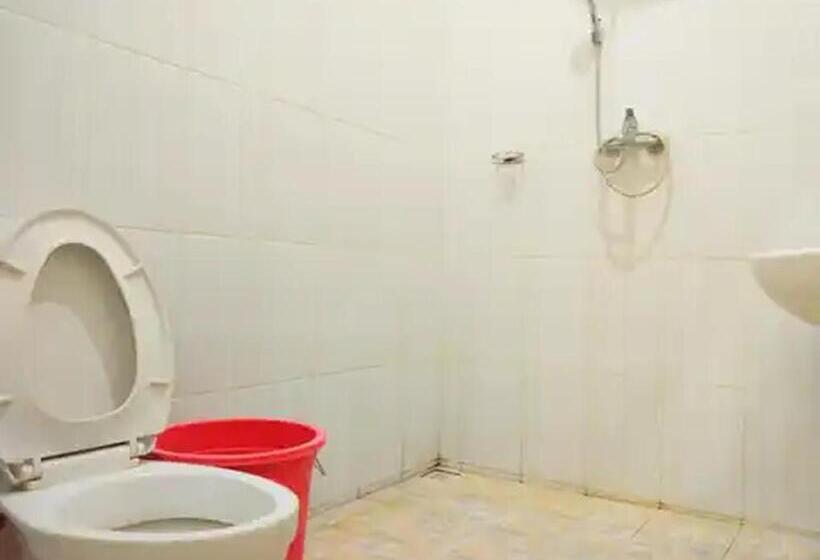 Номер Superior, Reddoorz At Hotel Nuansa Ngawi
