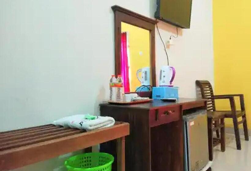 Номер Deluxe, Reddoorz At Hotel Nuansa Ngawi