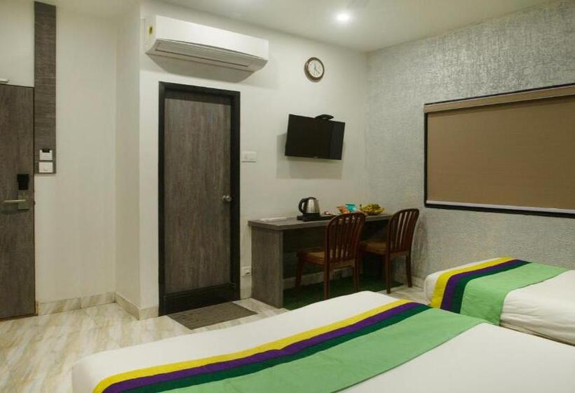 Номер Deluxe, Treebo Urban, 1 Km From Railway Station