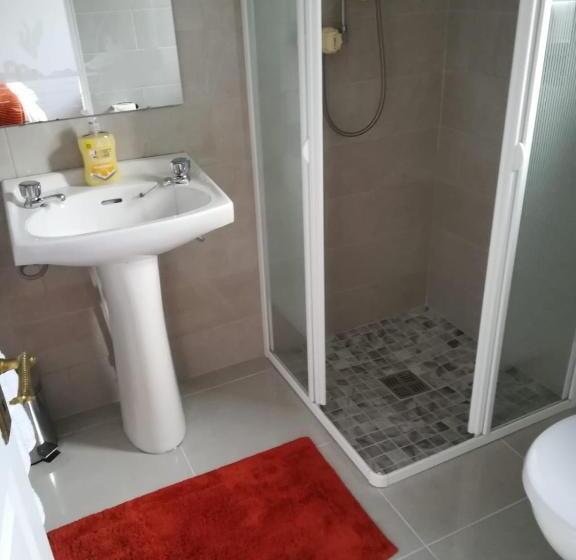 Номер Deluxe, Greystone House