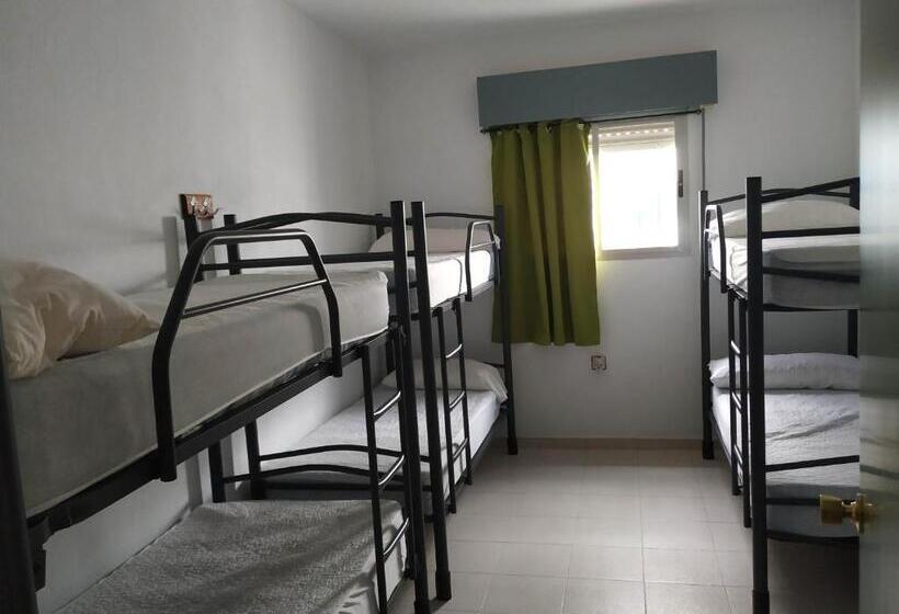 ルームシェアのワンベッド, Albergue De San Jose