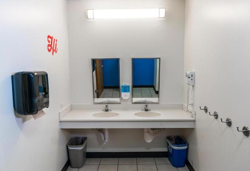 חדר סטנדרט, Hi Chicago Hostel