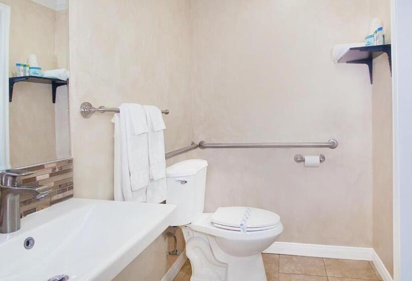 带2个双人床的标准工作室, Nite Inn At Universal City   Walking Distance To Universal Studios Hollywood