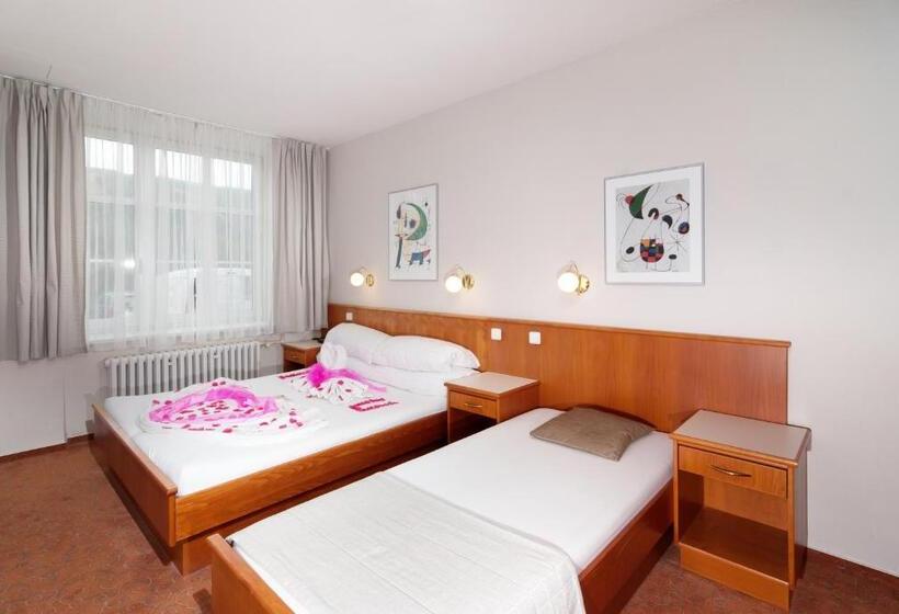 Economy Quadruple Room, Sněžka