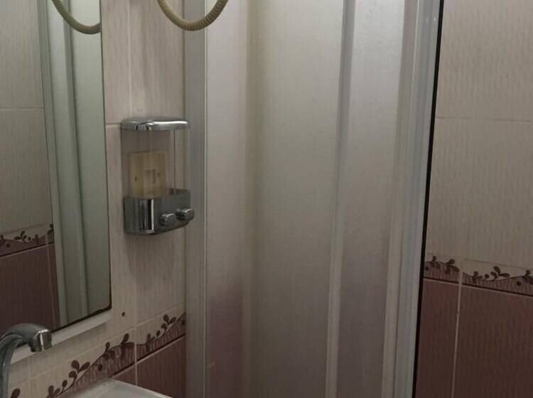 Deluxe Suite, Piya Hostel