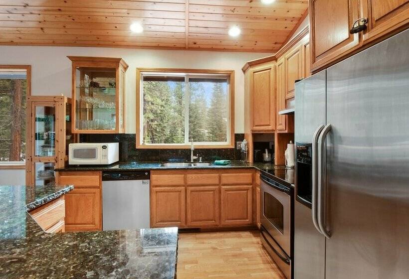 1 Szobás Ház, Truckee Pines Retreat Game Room & Forest Views