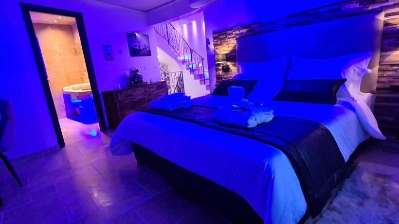 Номер Стандарт, Loveroom La Garçonn Hyeres