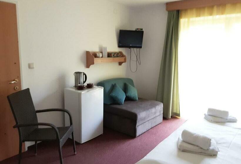 Апартаменты 2 Спальни с Балконом, Apartment House Seerose