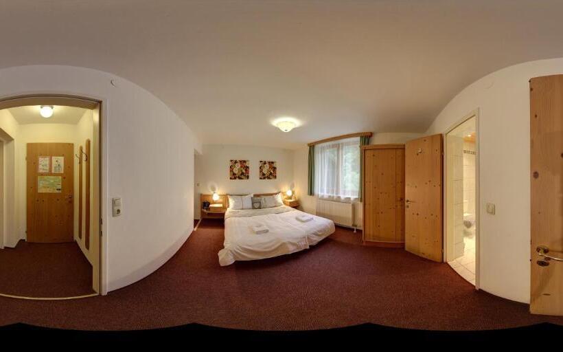 Апартаменты 2 Спальни с Балконом, Apartment House Seerose