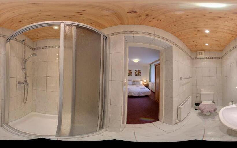 Номер Стандарт Трехместный, Apartment House Seerose