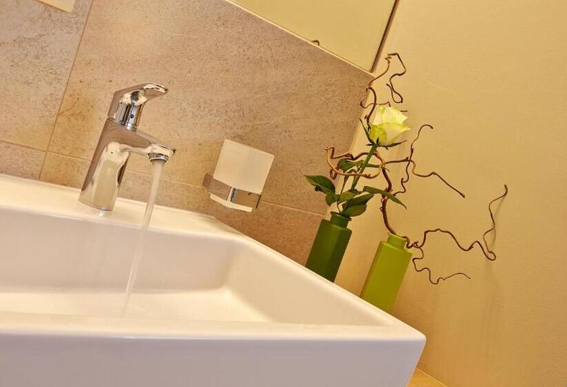 Номер Стандарт, Alpeinernature Resort Tirol