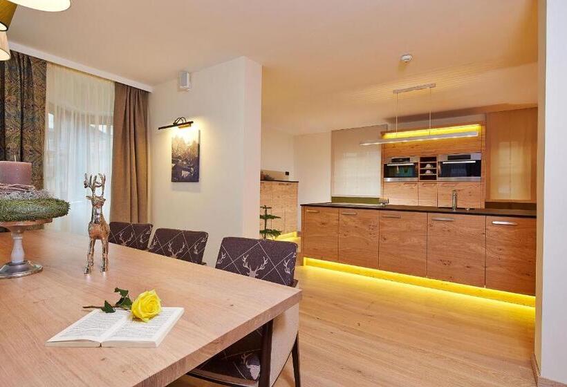 Люкс Повышенной Комфортности, Alpeinernature Resort Tirol