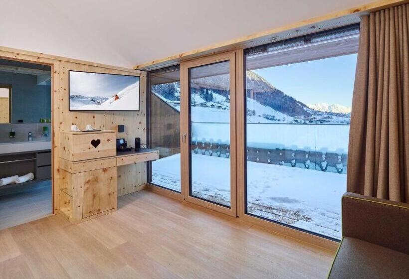 Номер Deluxe с Балконом, Alpeinernature Resort Tirol