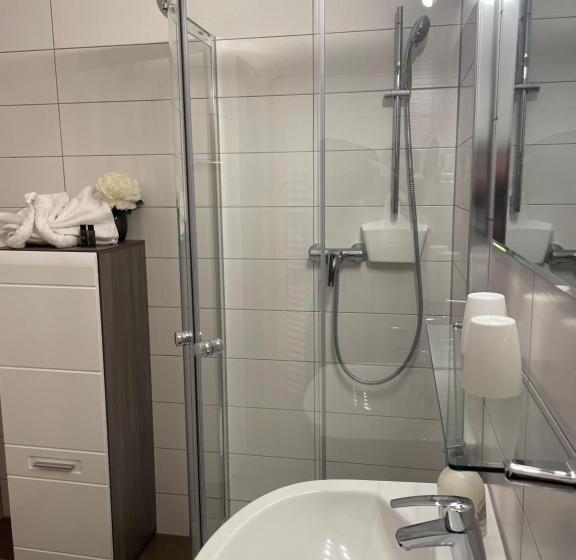 اتاق خانوادگی, Seehaus Kärnten Inn Mit Direktem Seezugang Und E Ladestation