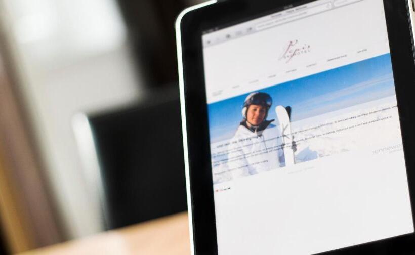 Номер Deluxe, Pepis Ski