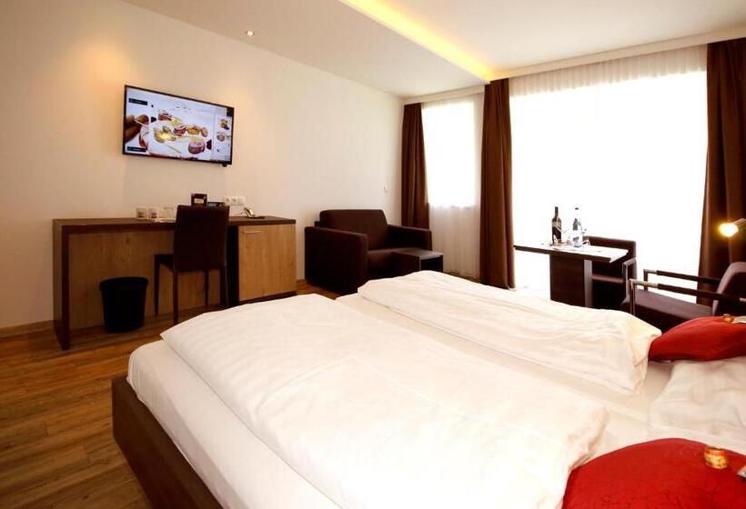Полулюкс Одноместный с Террасой, Zum Senner Suites Zillertal