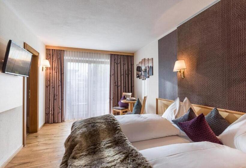 Люкс с Балконом, Landhaus Zillertal