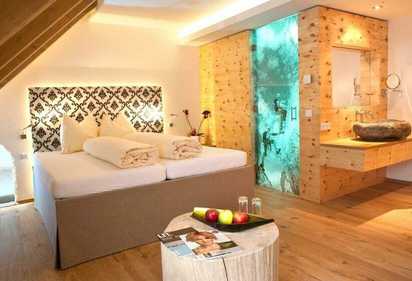 Трехместный Номер Стандарт с Балконом, Lifestyle Hotel Eder