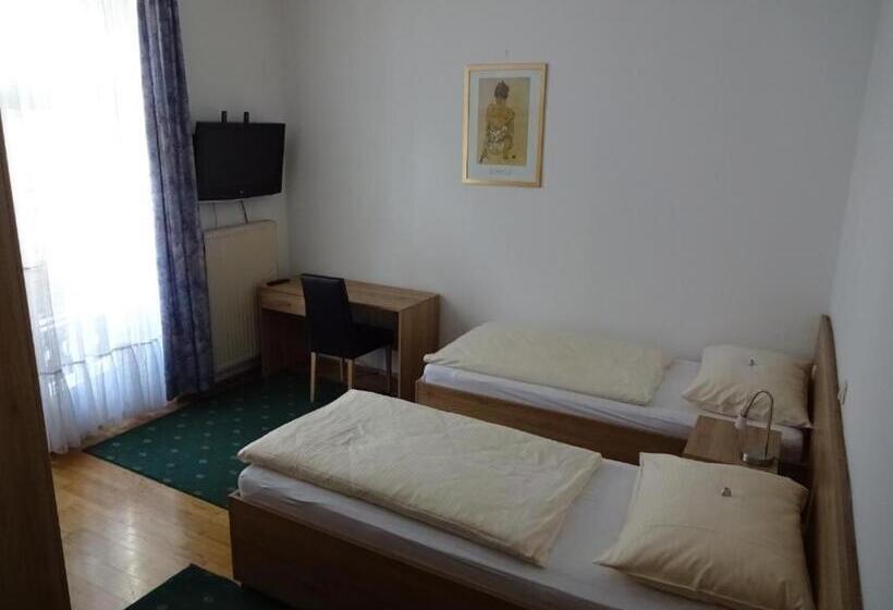 Номер Стандарт, & Hostel Sandwirt