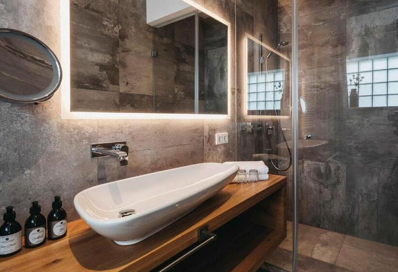 اتاق استاندارد, Sonnhof Alpendorf   An Adults Only Place
