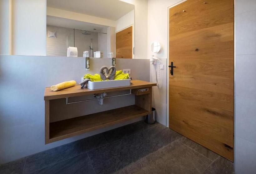 1 Bedroom Apartment Lake View, Landhotel Schützenhof