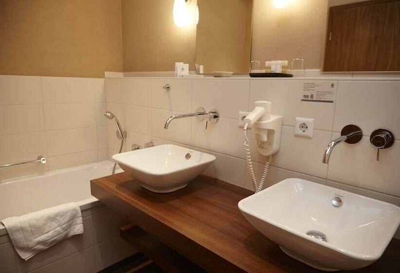 Люкс, Flair Hotel Zum Schiff
