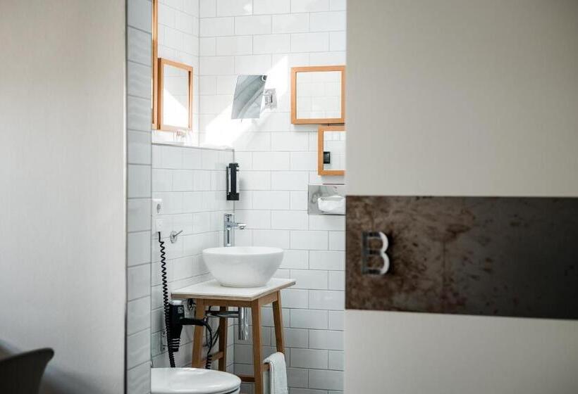 스탠다드 스튜디오, Romantikhotel Rebstock Art & Design