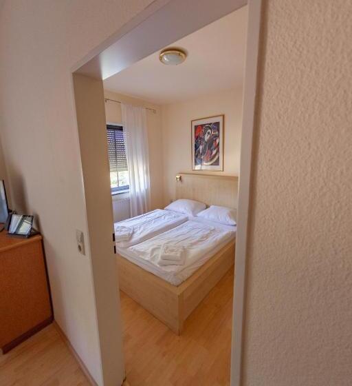 Семейные Апартаменты, West Hotel An Der Sächsischen Weinstrasse