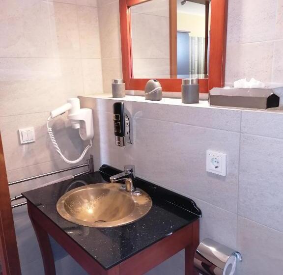 Стандартный Номер Кровать Кинг, Pension Riverside In Leverkusen Hitdorf Am Rhein   Zentral An Der A1 Und 59
