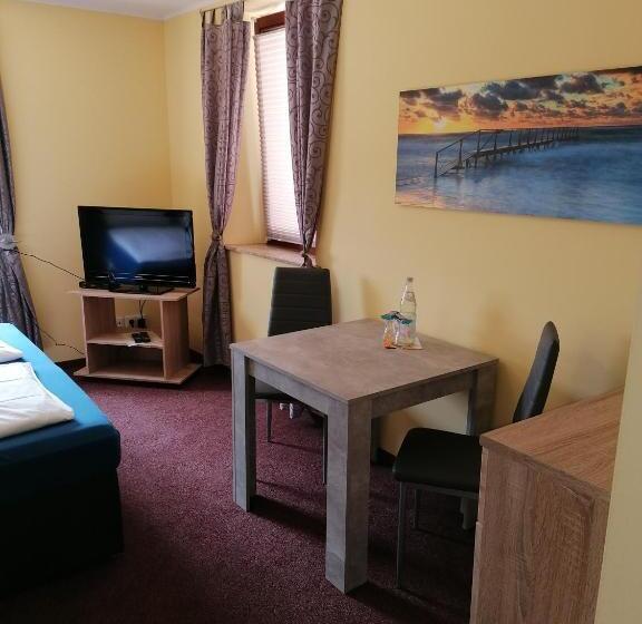 Номер Стандарт, Pension Riverside In Leverkusen Hitdorf Am Rhein   Zentral An Der A1 Und 59