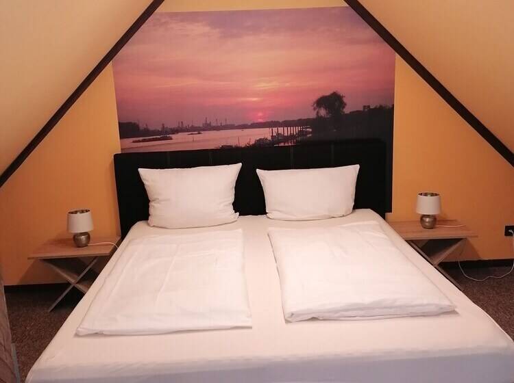 Студия Стандарт, Pension Riverside In Leverkusen Hitdorf Am Rhein   Zentral An Der A1 Und 59