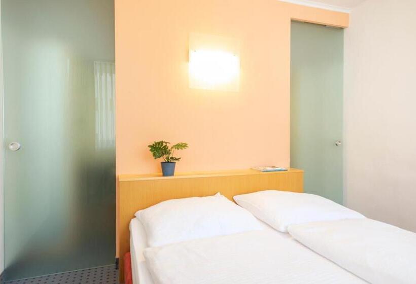 Полулюкс, Achat Hotel Suhl