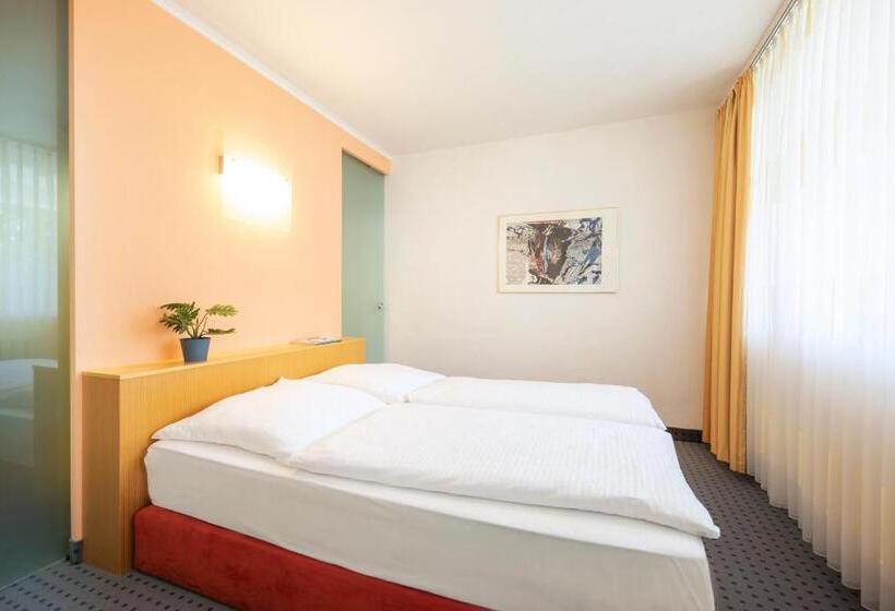 Полулюкс, Achat Hotel Suhl