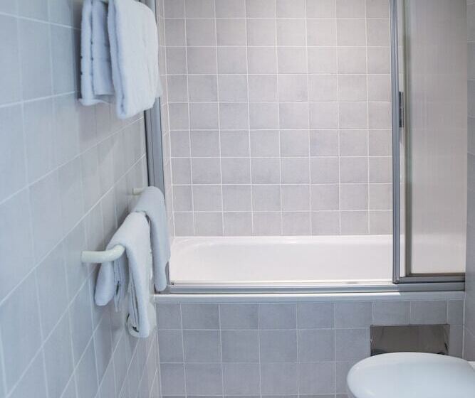 Полулюкс, Achat Hotel Suhl