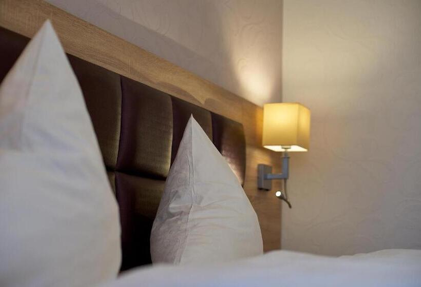 Номер Deluxe, Bernstein Acamed Resort