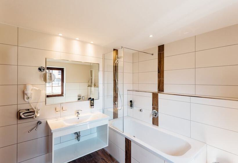Номер Стандарт с Балконом, Erlebnishotel Zur Schiffsmühle Gmbh