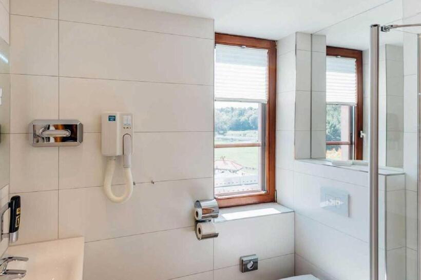 Студио Стандарт с Балконом, Erlebnishotel Zur Schiffsmühle Gmbh