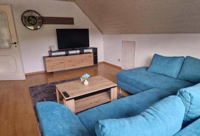 带2个卧室的公寓, Engelskirchen