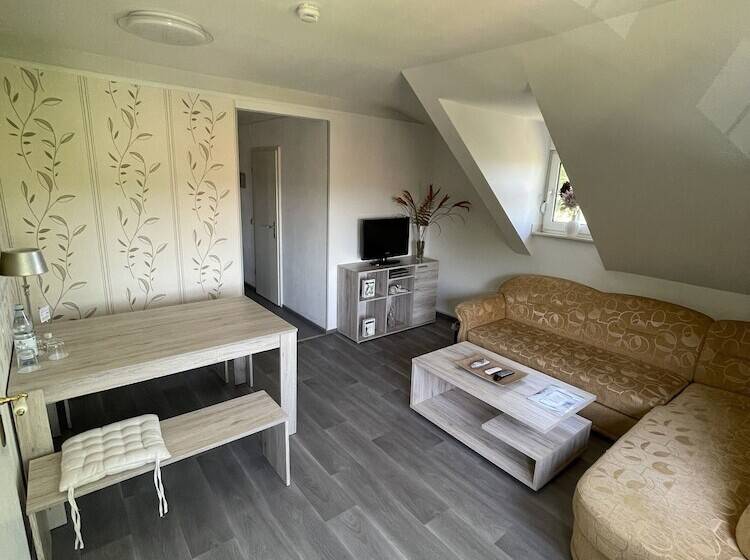 Семейный Номер, Haus Hennesburg, Garni