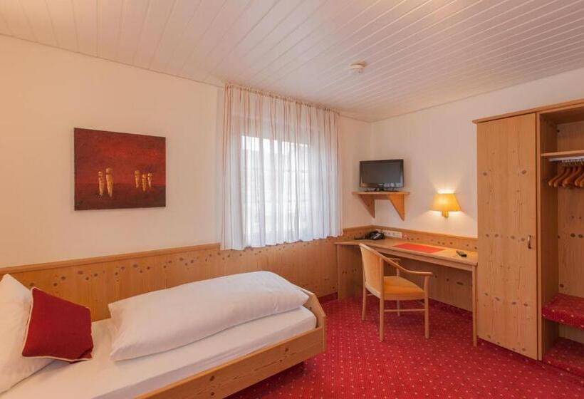 Номер Стандарт Индивидуальный, Löwen Hotel & Restaurant