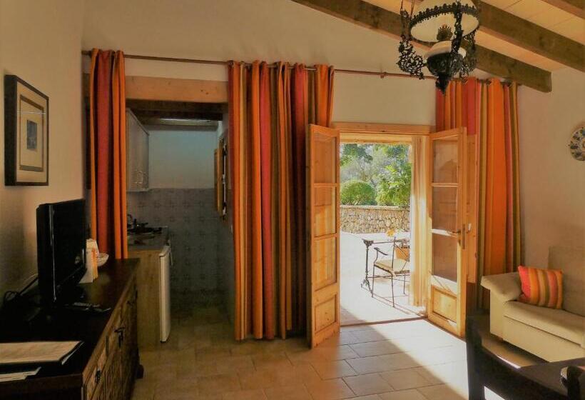 Люкс, Finca Can Estades