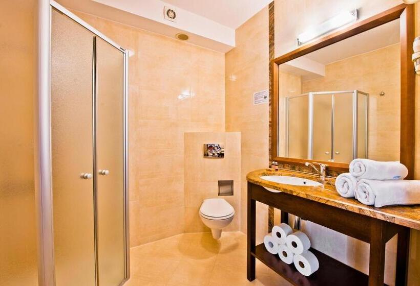 Economy Triple Room, Olymp Ii